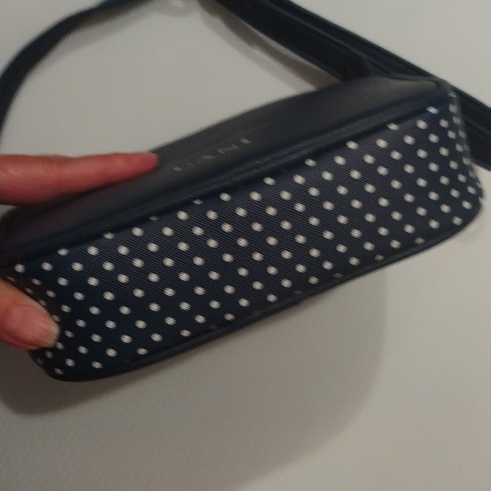 - -Dani Nicole in colab with Disney Cinderella crossbody bag adjustable strap - Picture 7 of 9